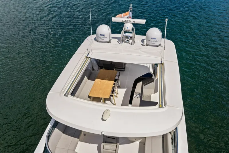 Slide: The Image of Absolute Navetta 64 2023 - 8231875