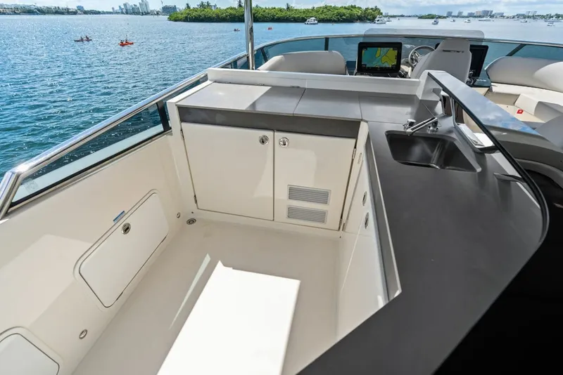 Slide: The Image of Absolute Navetta 64 2023 - 8232244