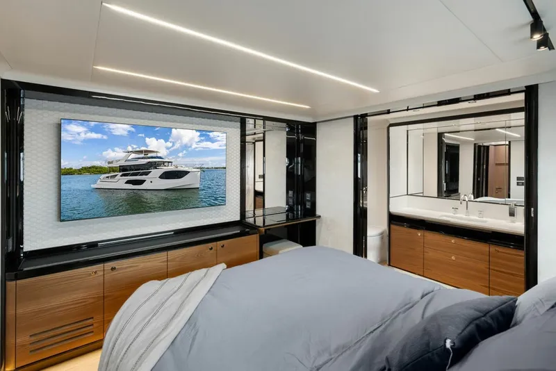 Slide: The Image of Absolute Navetta 64 2023 - 8232299
