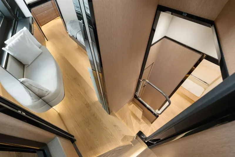 Slide: The Image of Absolute Navetta 64 2023 - 8232296