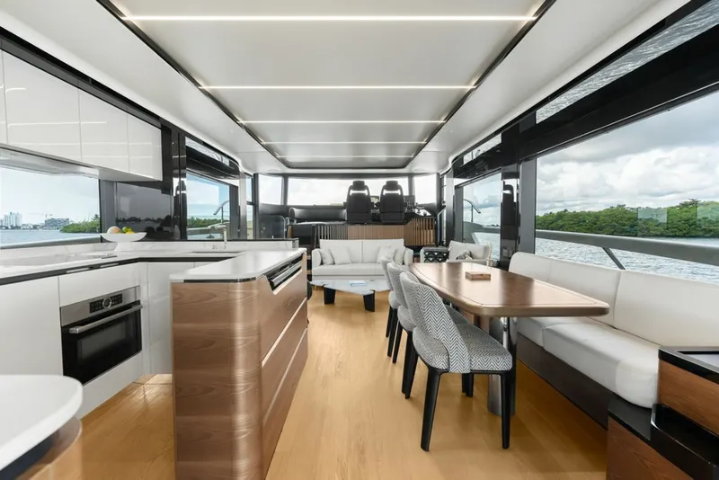 Slide: The Image of Absolute Navetta 64 2023 - 8232264