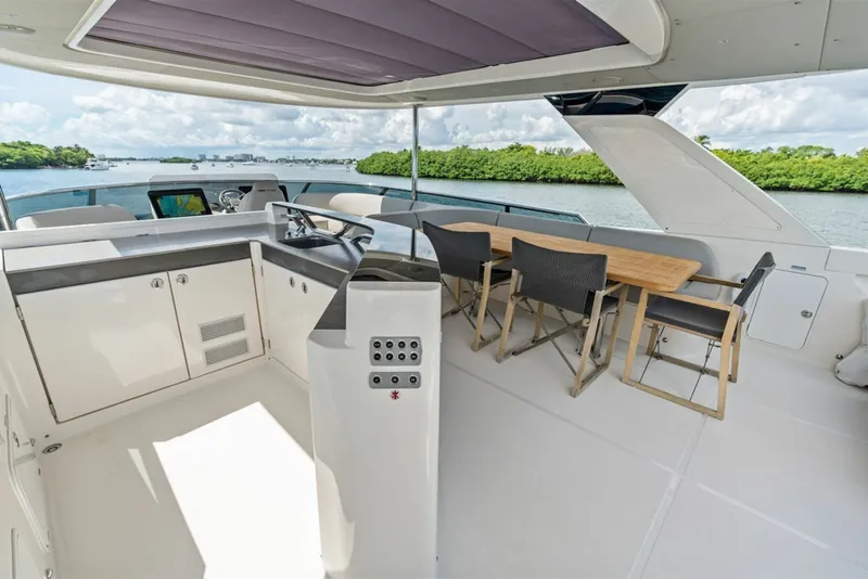 Slide: The Image of Absolute Navetta 64 2023 - 8232242