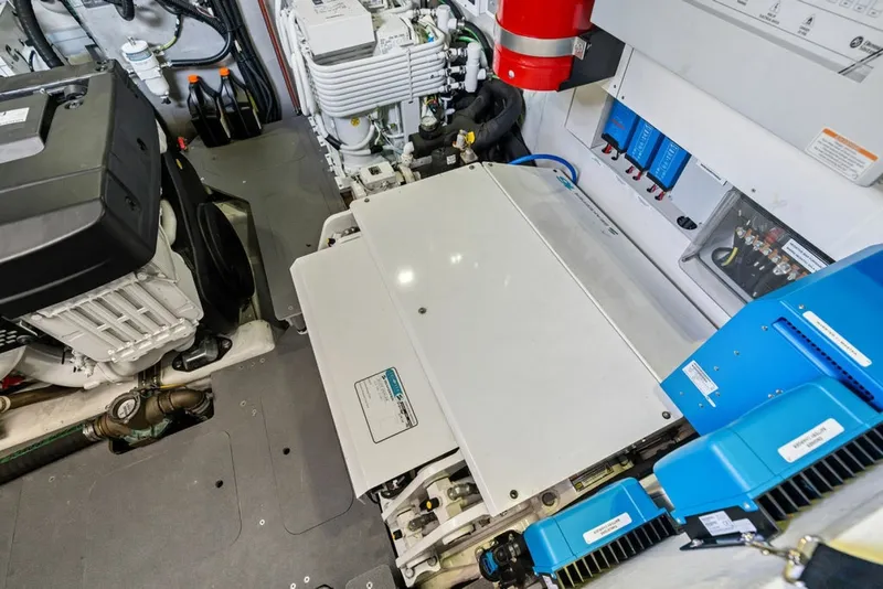 Slide: The Image of Absolute Navetta 64 2023 - 8232320