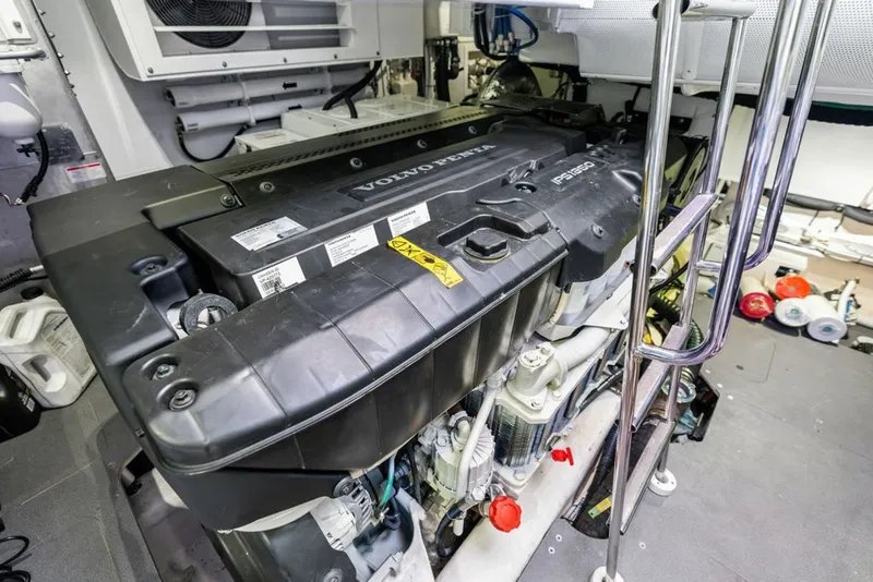 Slide: The Image of Absolute Navetta 64 2023 - 8232315