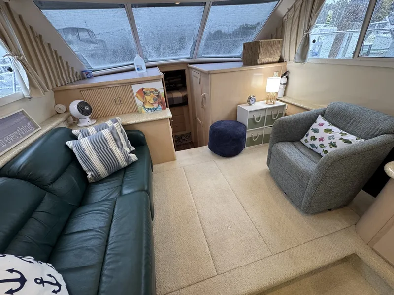 Slide: The Image of Carver Yachts 370 Voyager 1999 - 8232115