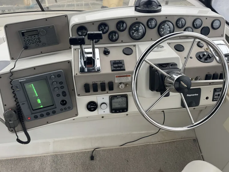 Slide: The Image of Carver Yachts 370 Voyager 1999 - 8232111