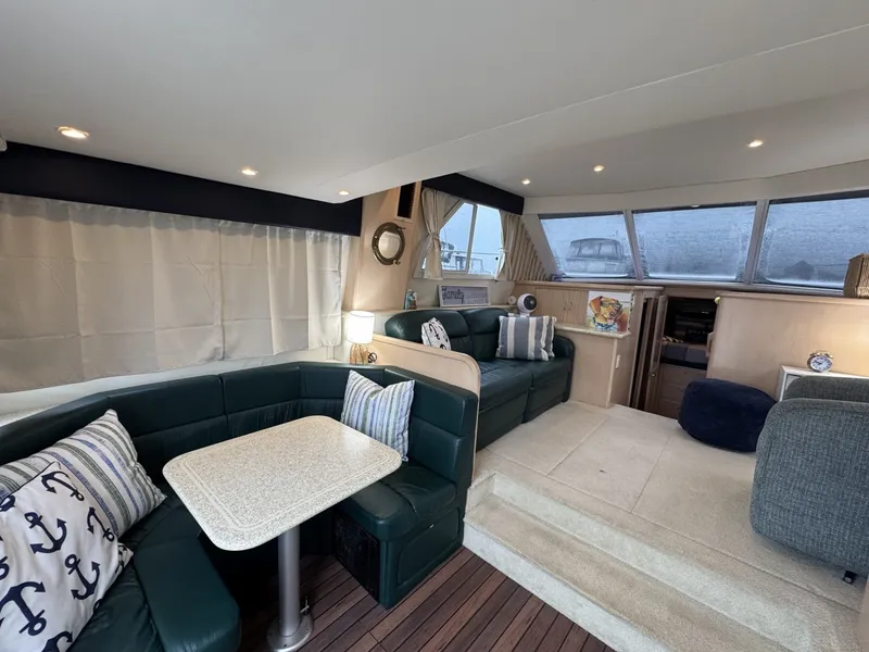 Slide: The Image of Carver Yachts 370 Voyager 1999 - 8232112