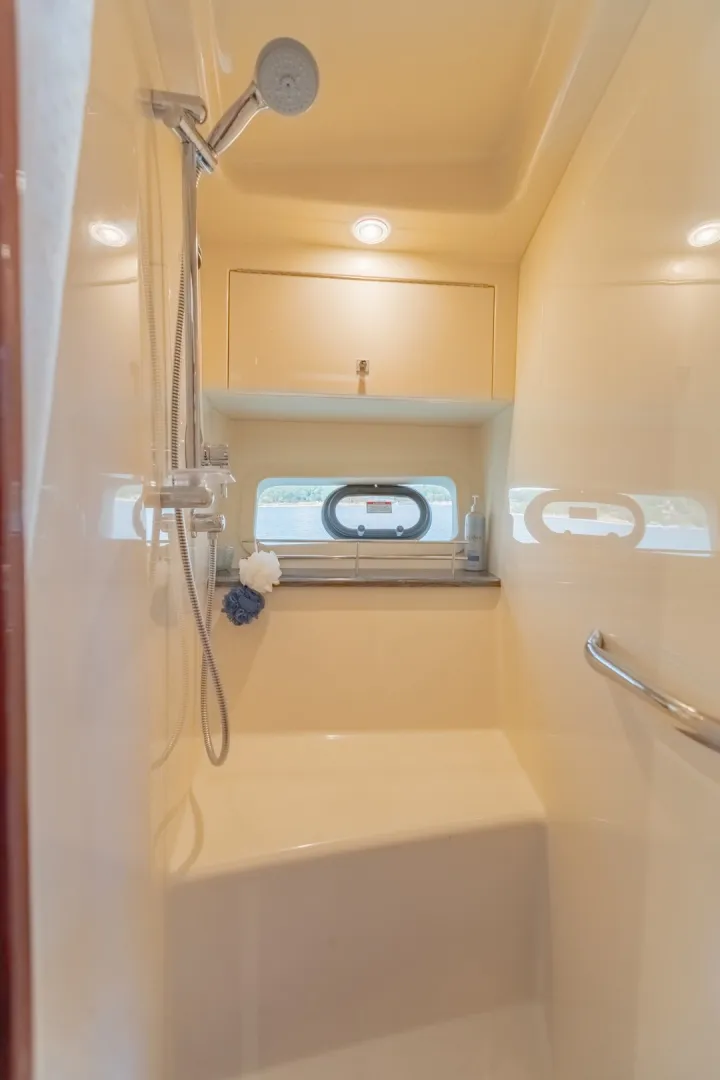 Slide: The Image of Fwd State Room Shower (1) Table Rock Lake - 8307941