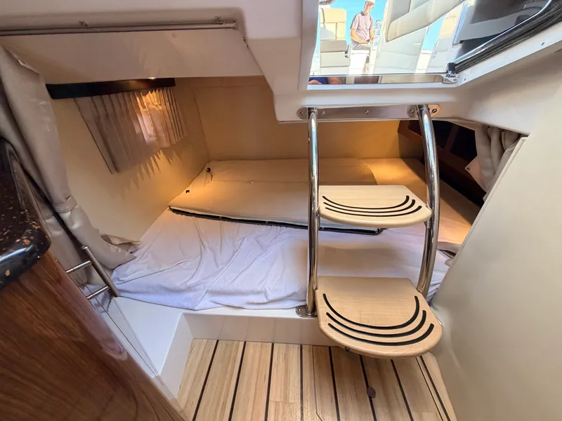 Slide: The Image of 2014 Regal 28 Express - 8325109
