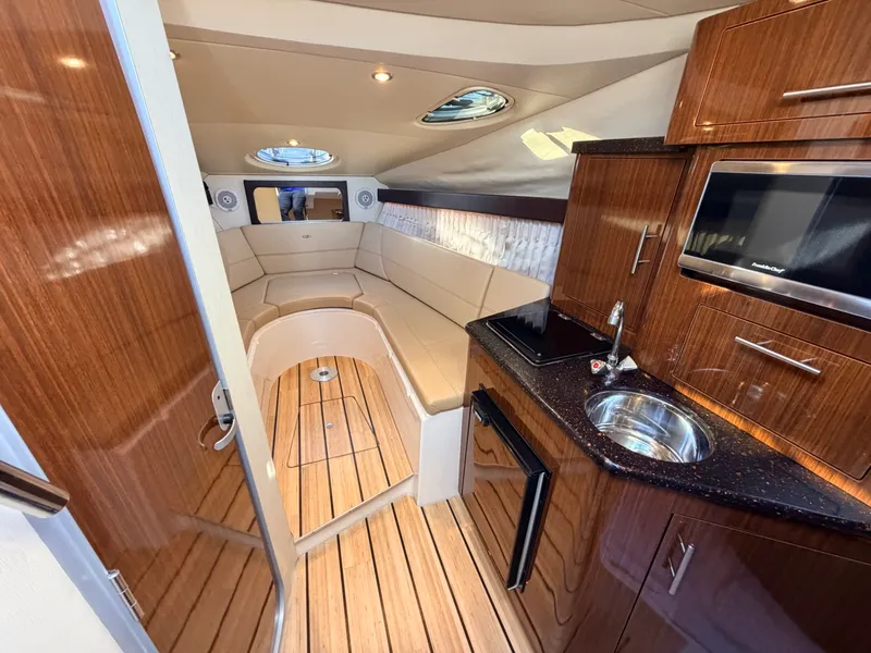 Slide: The Image of 2014 Regal 28 Express - 8325098