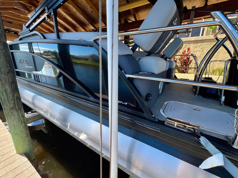 Slide: The Image of Barletta Lusso 23M 2025 - 8313423