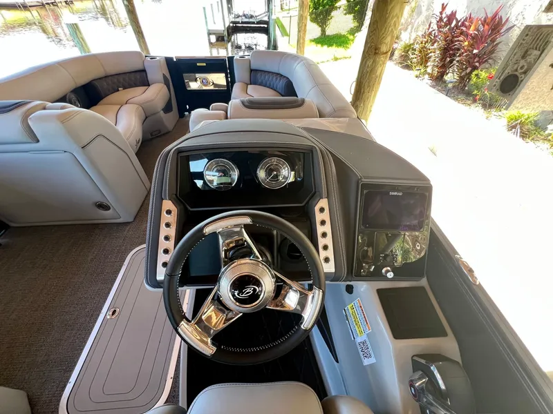 Slide: The Image of Barletta Lusso 23M 2025 - 8313439
