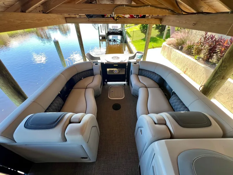 Slide: The Image of Barletta Lusso 23M 2025 - 8313402