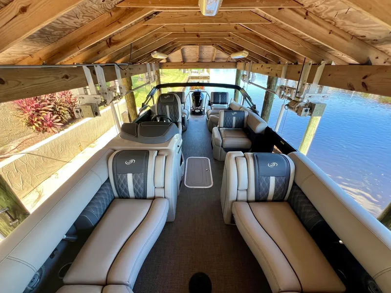 Slide: The Image of Barletta Lusso 23M 2025 - 8313401