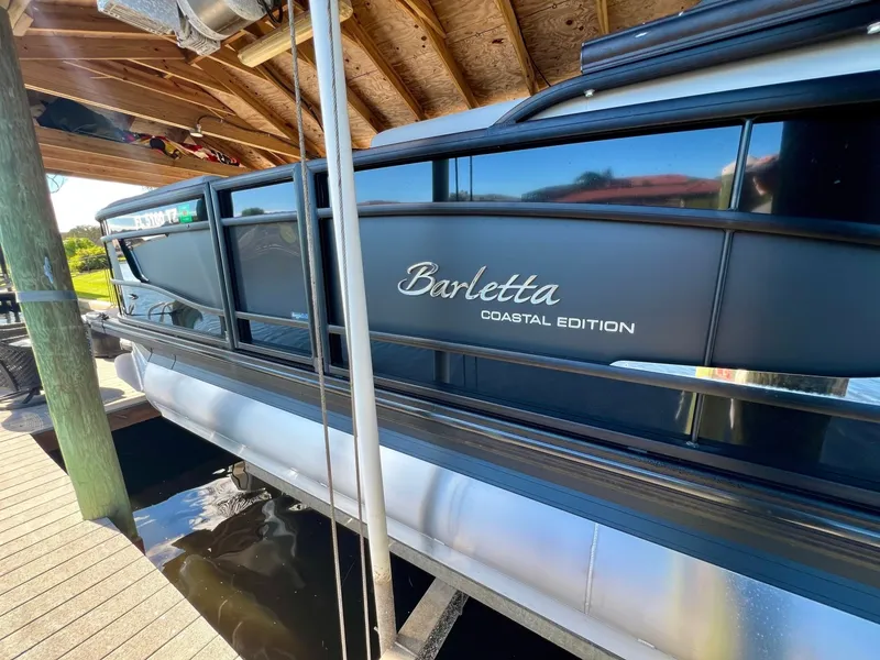 Slide: The Image of Barletta Lusso 23M 2025 - 8313424
