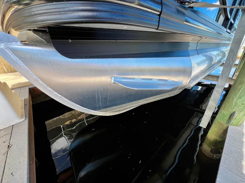 Slide: The Image of Barletta Lusso 23M 2025 - 8313473