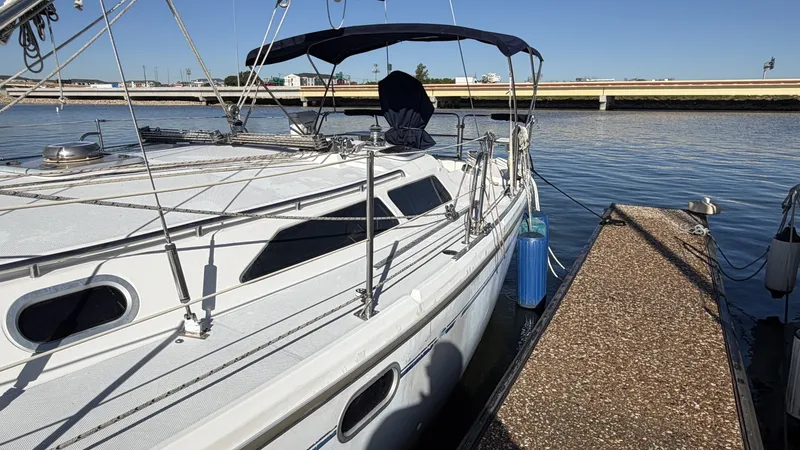 Slide: The Image of Catalina36 04 Exterior Bow - 8313791