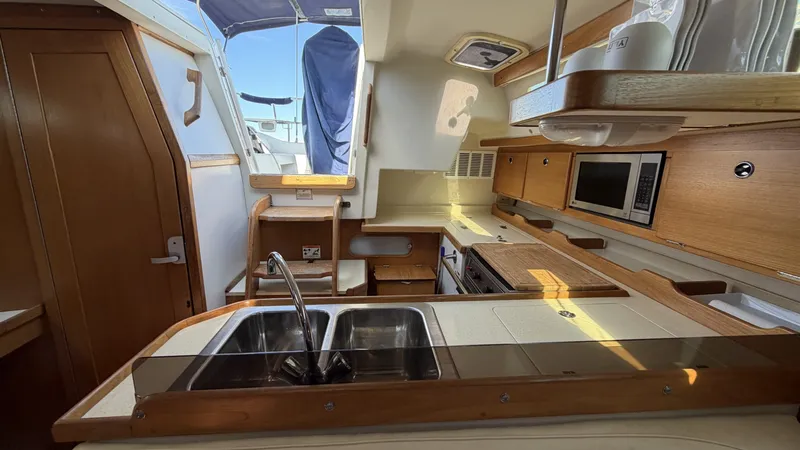 Slide: The Image of Catalina36 68 Galley - 8313697