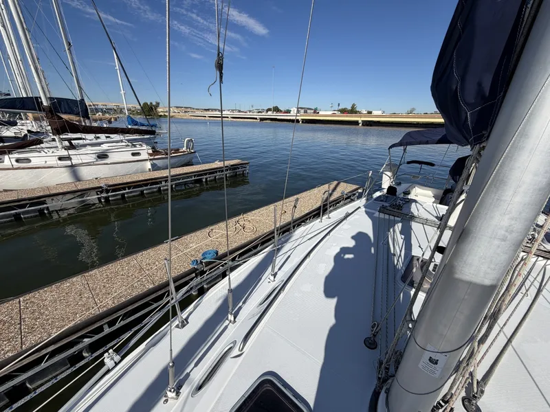 Slide: The Image of Catalina36 18 Exterior Mast Deck - 8313777