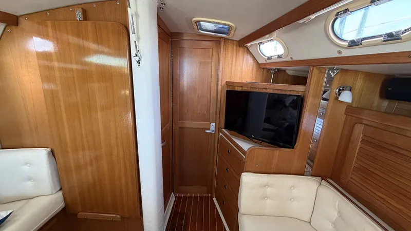 Slide: The Image of Catalina36 52 Salon Tv - 8313741