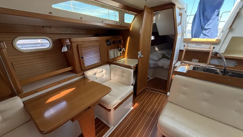 Slide: The Image of Catalina36 63 Salon Dinette - 8313718