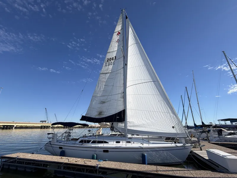 Slide: The Image of Catalina36 49 Exterior Sails Up - 8313744
