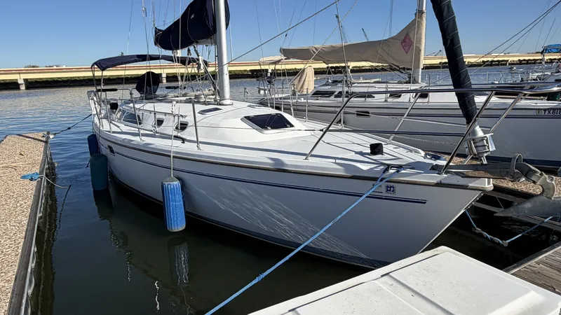 The Image of Catalina36 10 Exterior Port Profile - 8313785