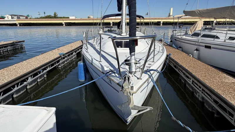 Slide: The Image of Catalina36 01 Exterior Bow View - 8313794
