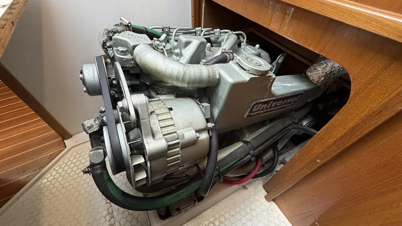 Slide: The Image of Catalina36 72 Engine - 8313682