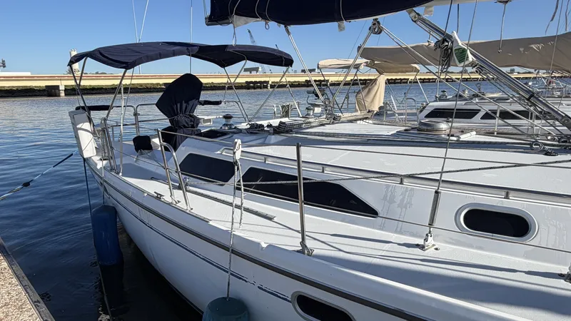 Slide: The Image of Catalina36 06 Exterior Starboard Profile - 8313789