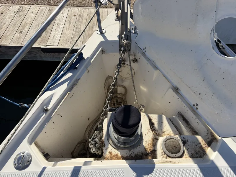 Slide: The Image of Catalina36 13 Exterior Anchor Locker - 8313782