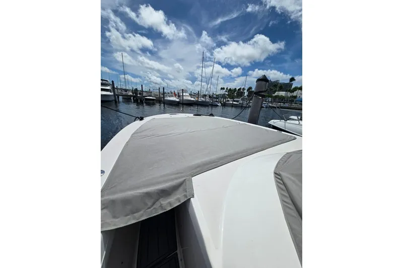 Slide: The Image of Regal 38 SAV 2020 - 8316706