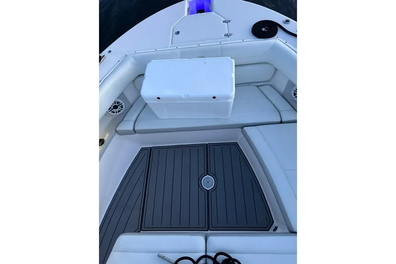 Slide: The Image of Regal 38 SAV 2020 - 8316703