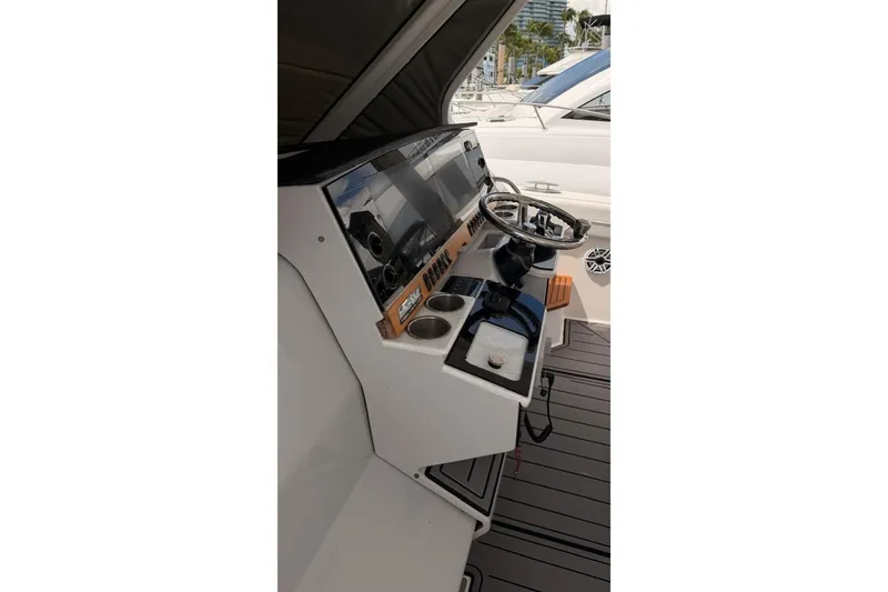 Slide: The Image of Regal 38 SAV 2020 - 8316710