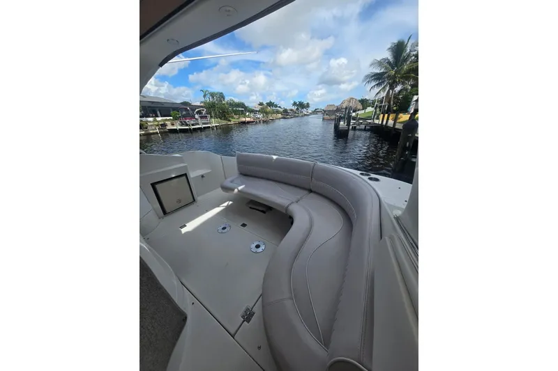 Slide: The Image of Cruisers 3575 Express 2000 - 8317010
