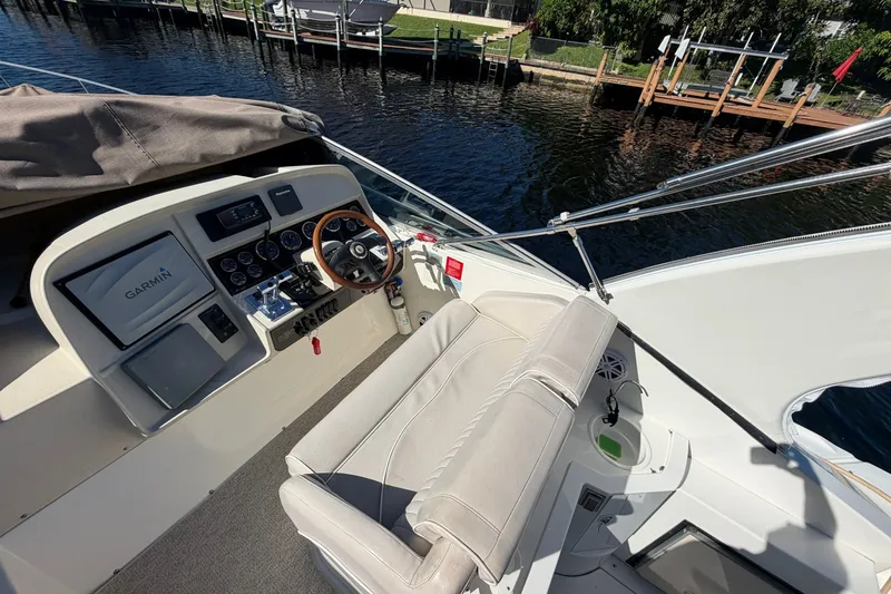 Slide: The Image of Cruisers 3575 Express 2000 - 8317003