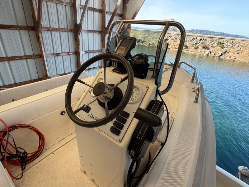 Slide: The Image of 2000 Bayliner 5288 Pilothouse Motoryacht - 8325156