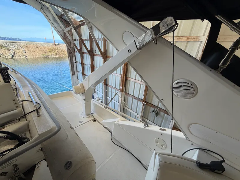 Slide: The Image of 2000 Bayliner 5288 Pilothouse Motoryacht - 8325152