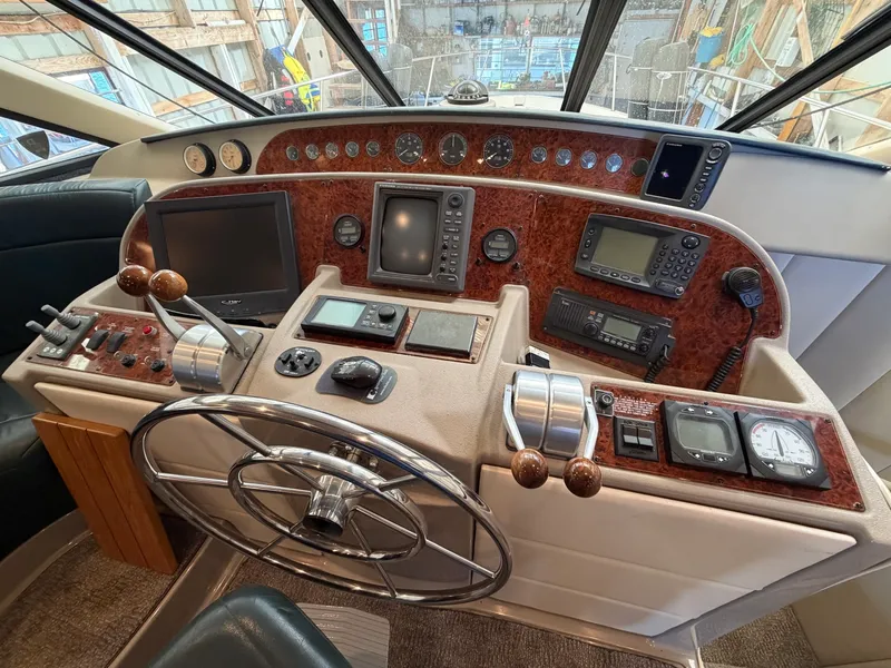 Slide: The Image of 2000 Bayliner 5288 Pilothouse Motoryacht - 8325157