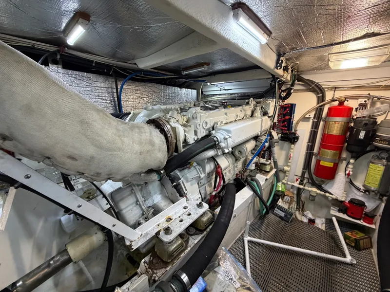 Slide: The Image of 2000 Bayliner 5288 Pilothouse Motoryacht - 8325158