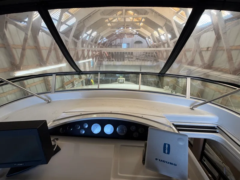 Slide: The Image of 2000 Bayliner 5288 Pilothouse Motoryacht - 8325150