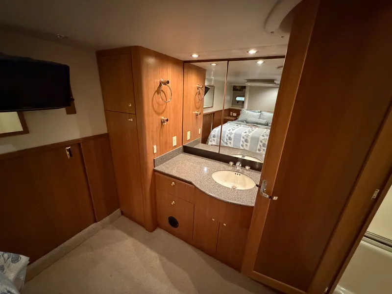 Slide: The Image of 2000 Bayliner 5288 Pilothouse Motoryacht - 8325140