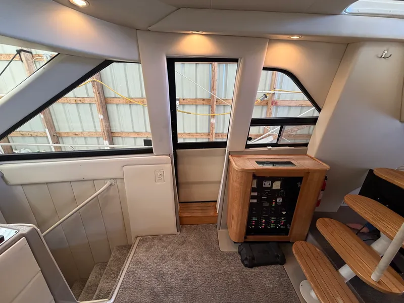 Slide: The Image of 2000 Bayliner 5288 Pilothouse Motoryacht - 8325138