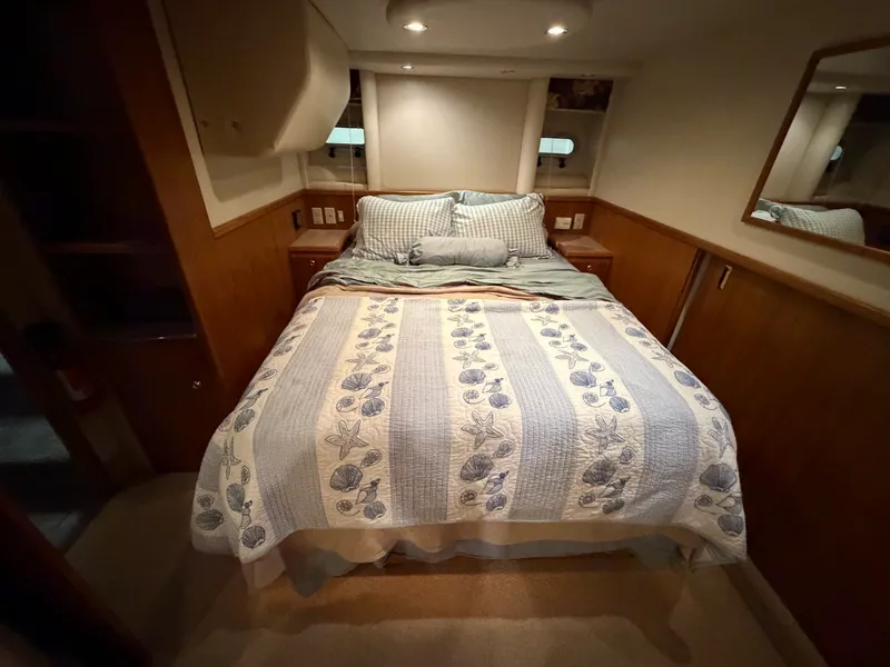 Slide: The Image of 2000 Bayliner 5288 Pilothouse Motoryacht - 8325143