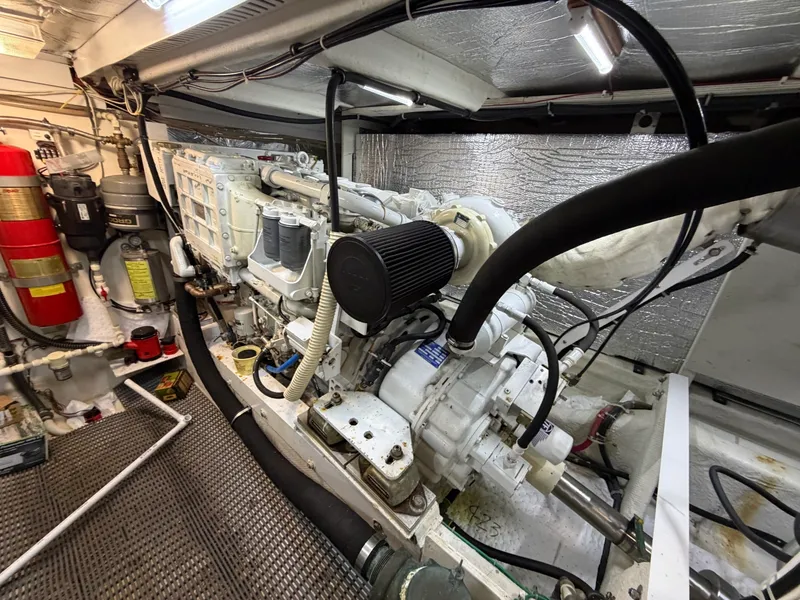 Slide: The Image of 2000 Bayliner 5288 Pilothouse Motoryacht - 8325159