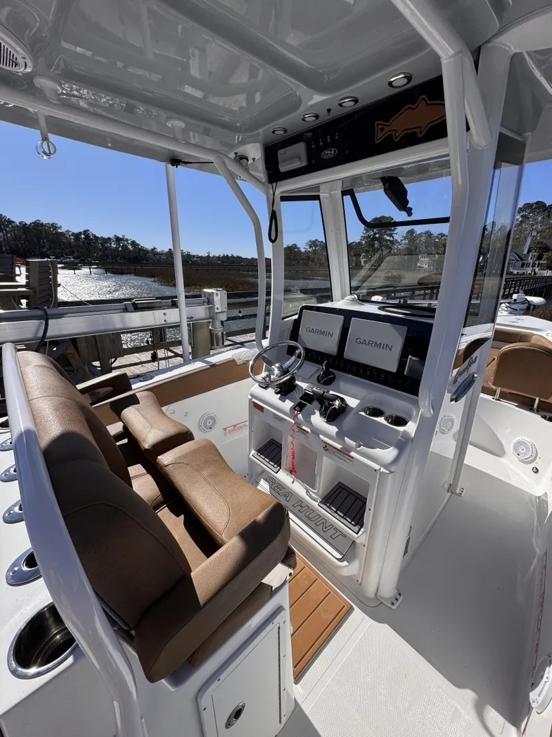 Slide: The Image of Sea Hunt Gamefish 27FS 2023 - 8328789