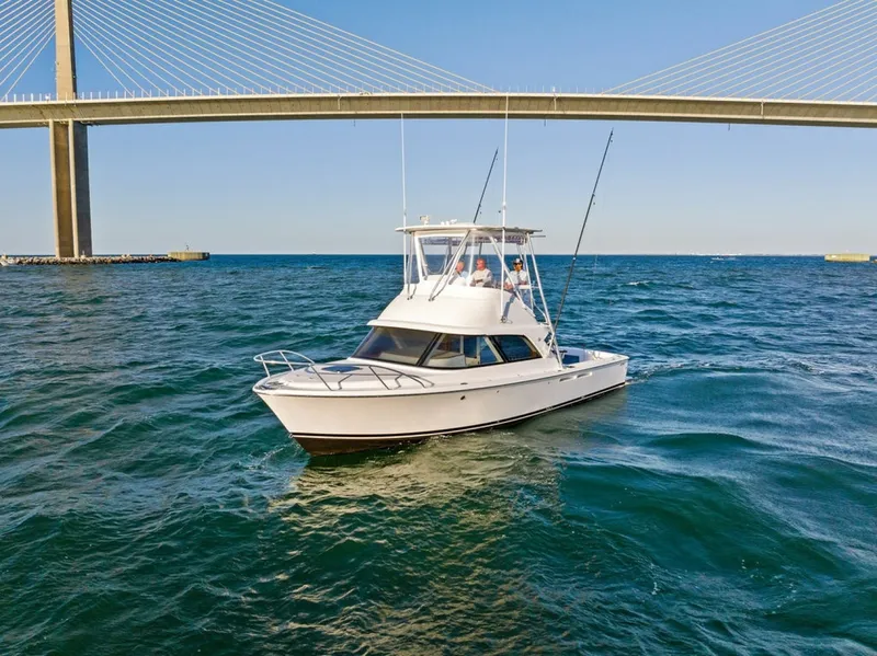 Slide: The Image of Bertram 35 Flybridge 2027 - 8330071