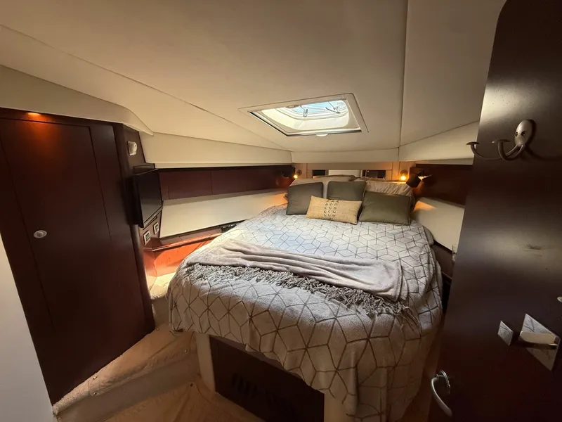 Slide: The Image of Sea Ray 44 2008 - 8330633