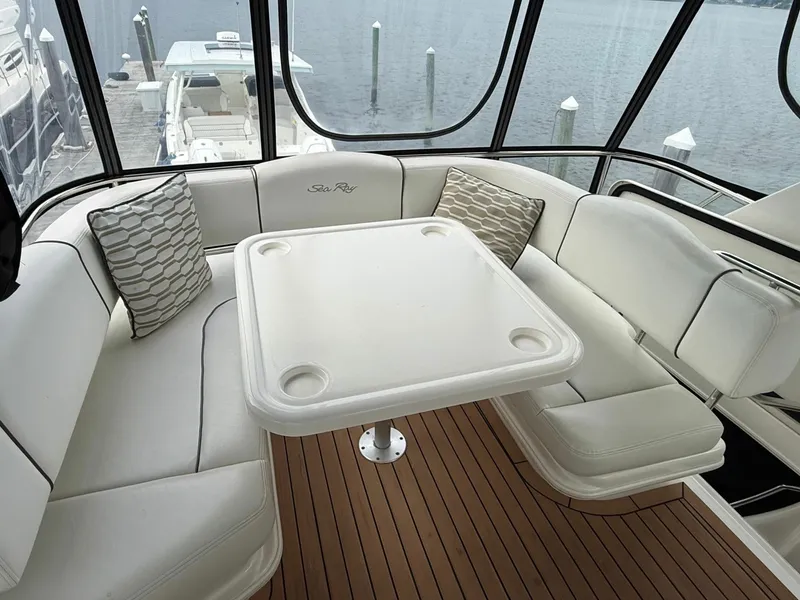 Slide: The Image of Sea Ray 44 2008 - 8330682