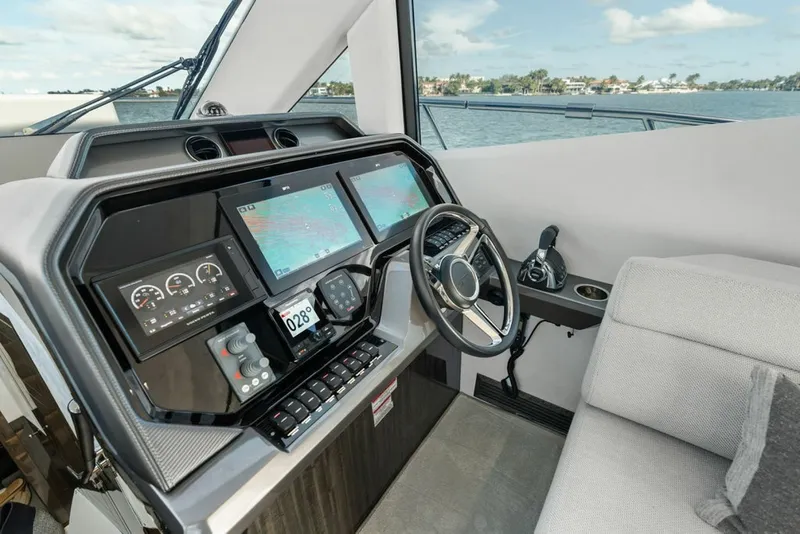 Slide: The Image of Galeon 53 2021 - 8331275